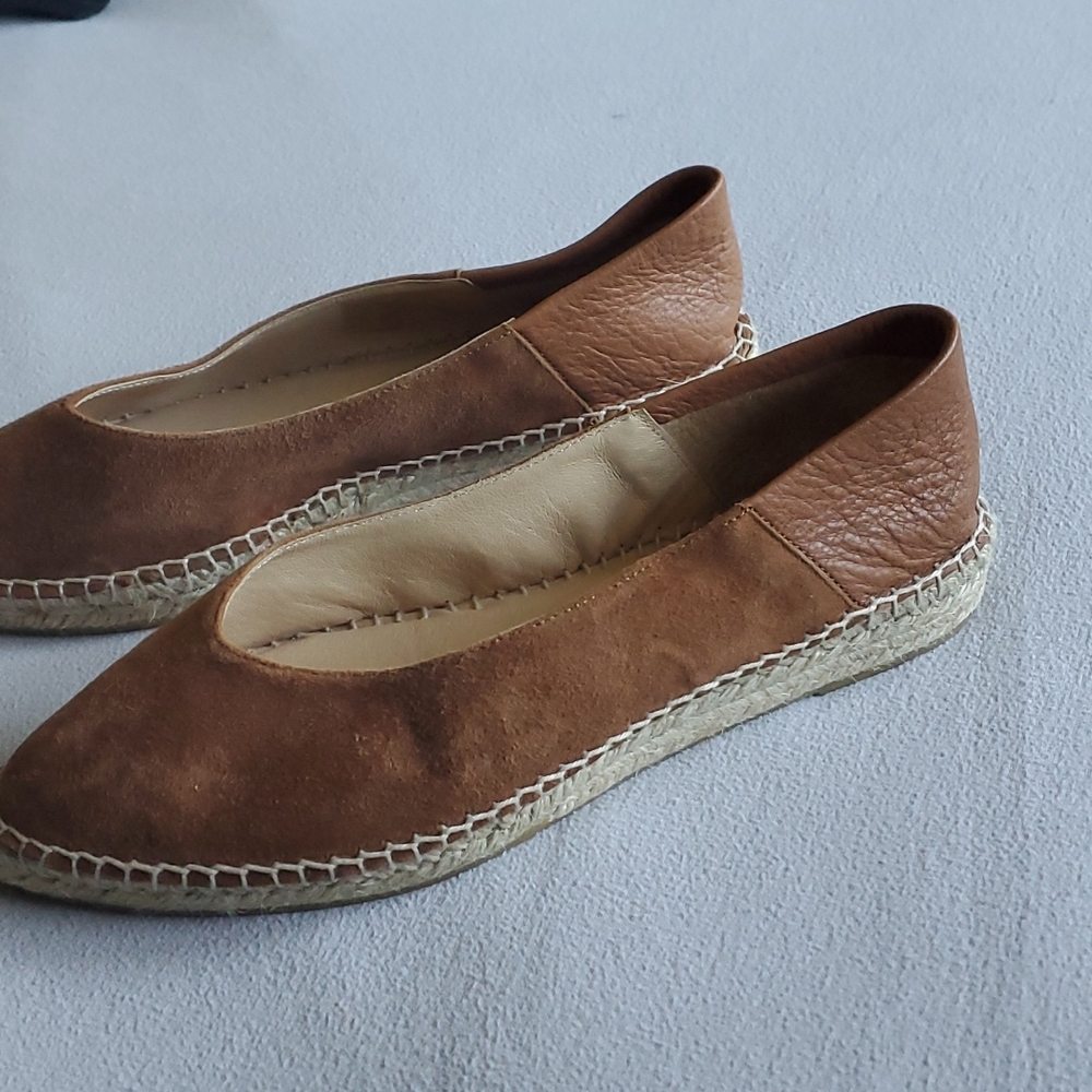 Carmen Saiz Shoe,barely worn..luggage color suede front and luggage leather.